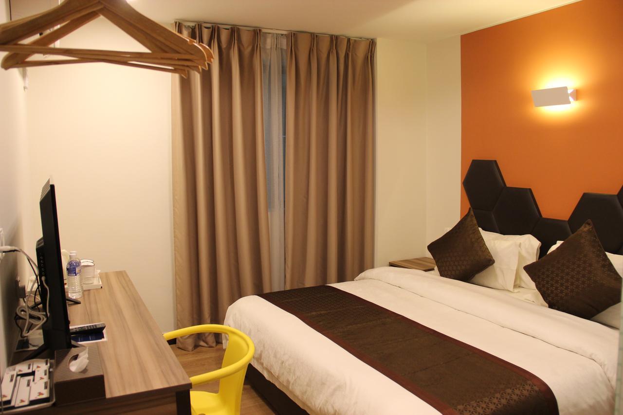 קוצ'ינג Memoire Hornbill Hotel מראה חיצוני תמונה