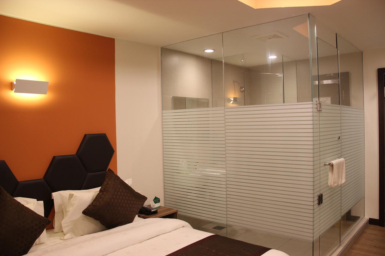 קוצ'ינג Memoire Hornbill Hotel מראה חיצוני תמונה