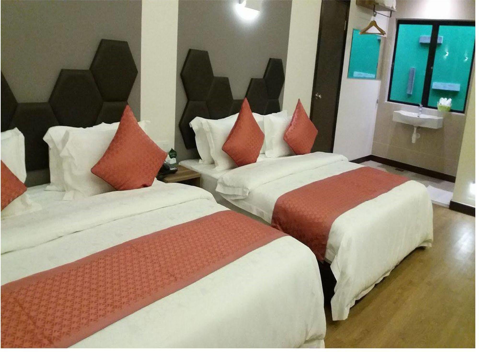 קוצ'ינג Memoire Hornbill Hotel מראה חיצוני תמונה