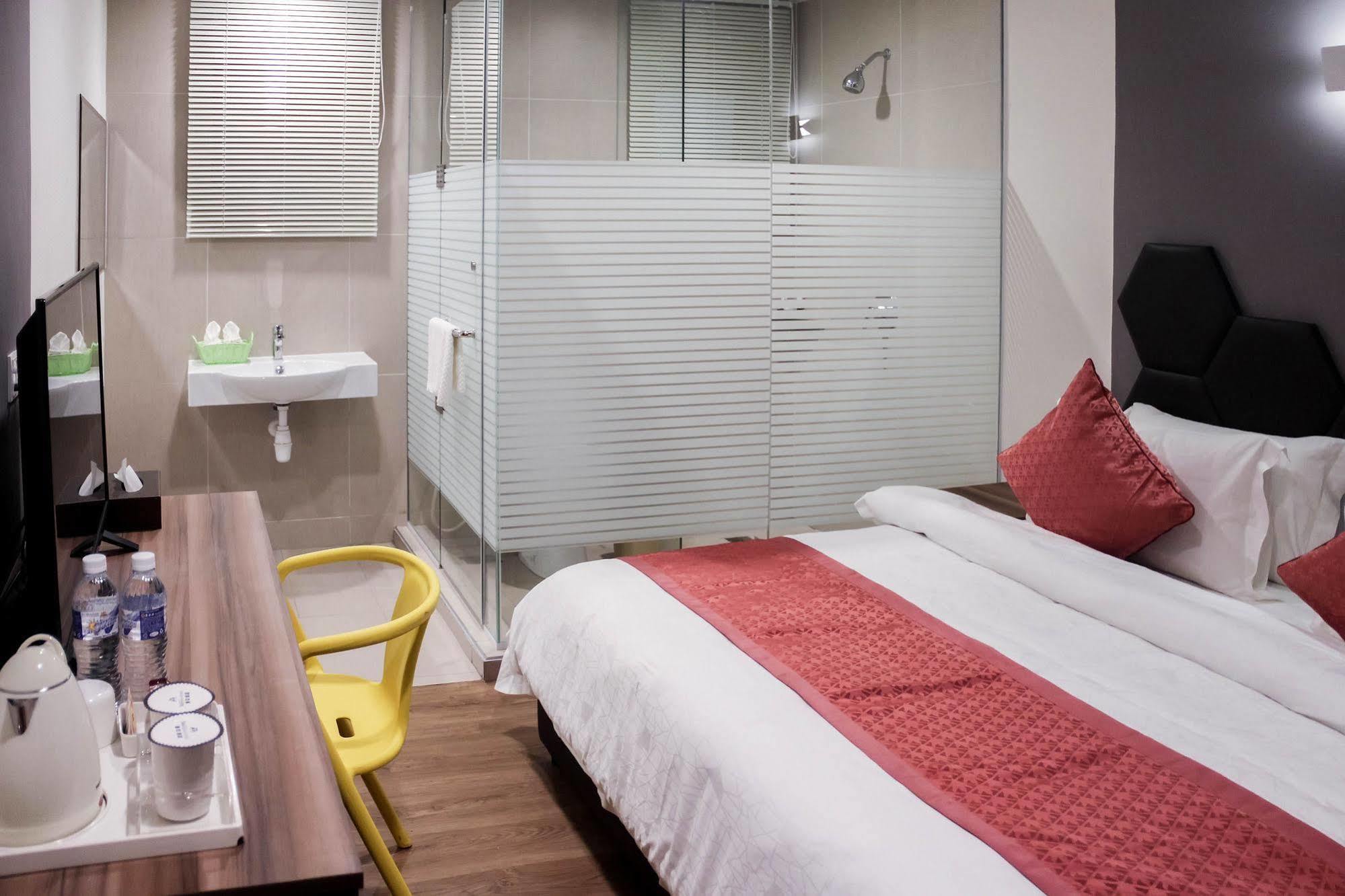 קוצ'ינג Memoire Hornbill Hotel מראה חיצוני תמונה